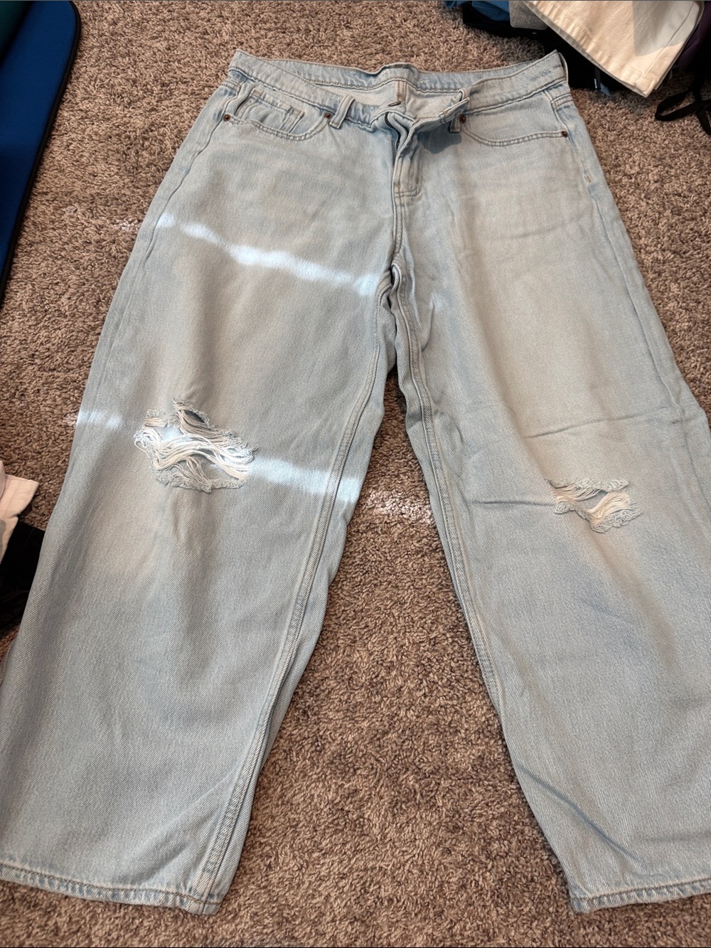 Old Navy Light Blue Wide-Leg Distressed Jeans